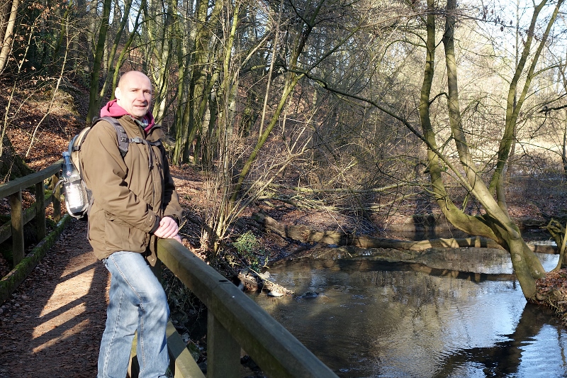 Wanderfreund an der Düssel