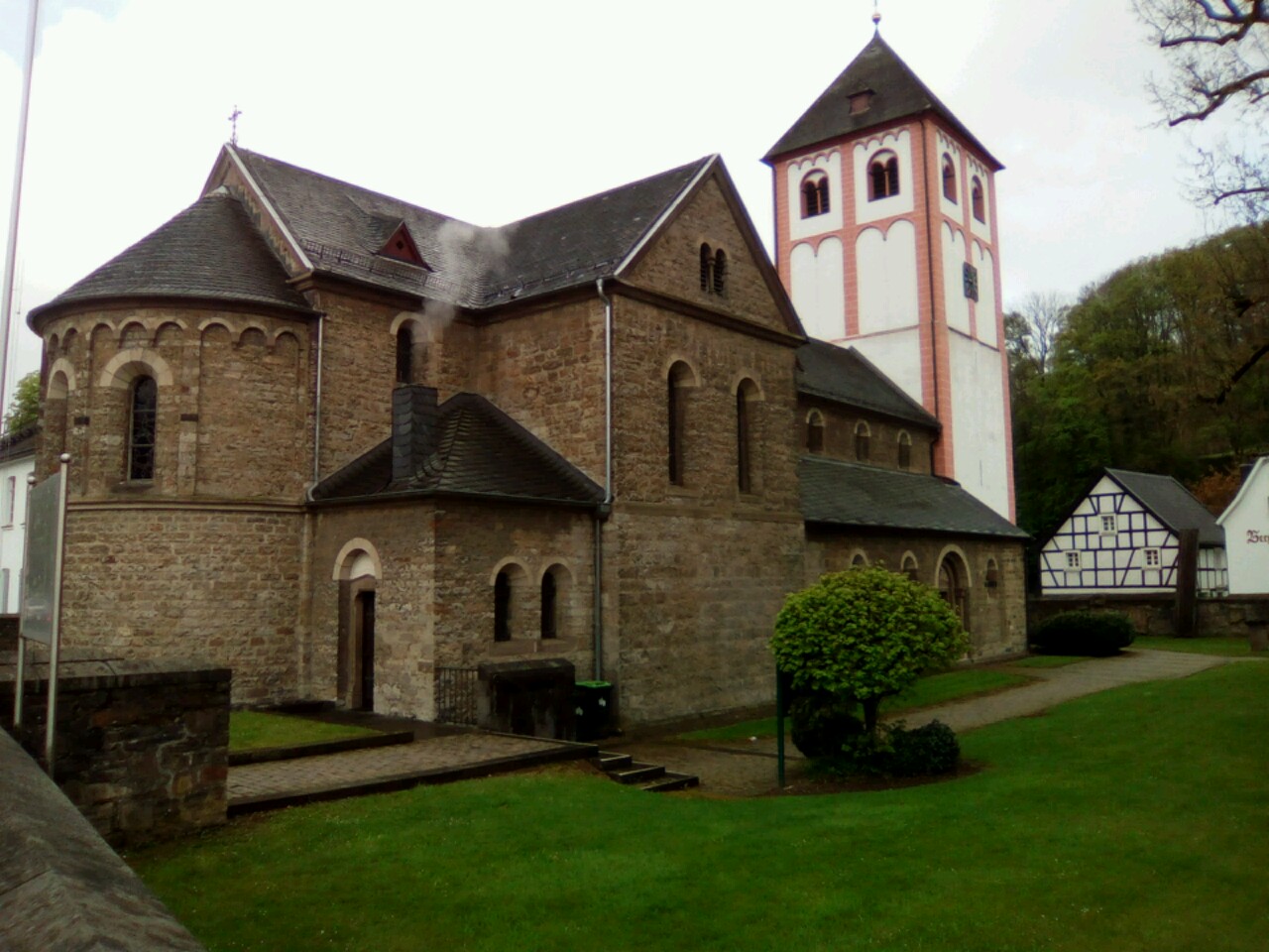 St.Pankratius ältesteste Kirche im Bergischen