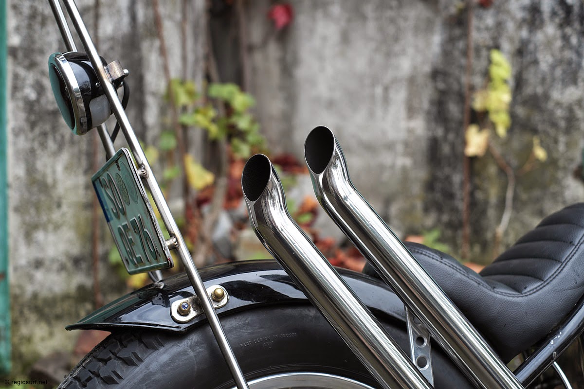 Triumph T120 R 1953 - Behind the city